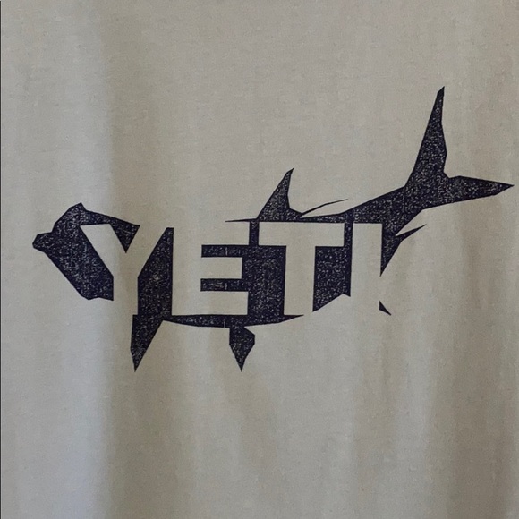 Yeti graphic Tee - Picture 2 of 3